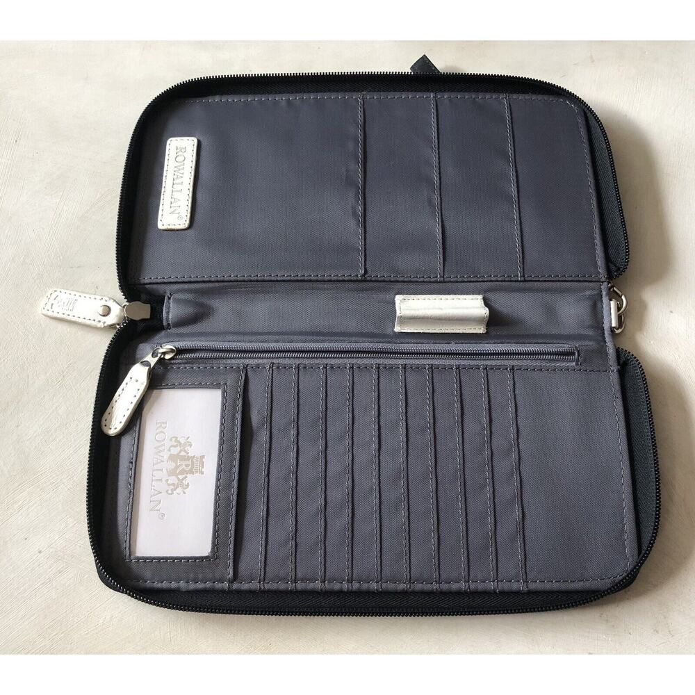 Rowallan of Scotland Ladies Black Clutch Wristlet Travel Wallet Nylon Full Zip